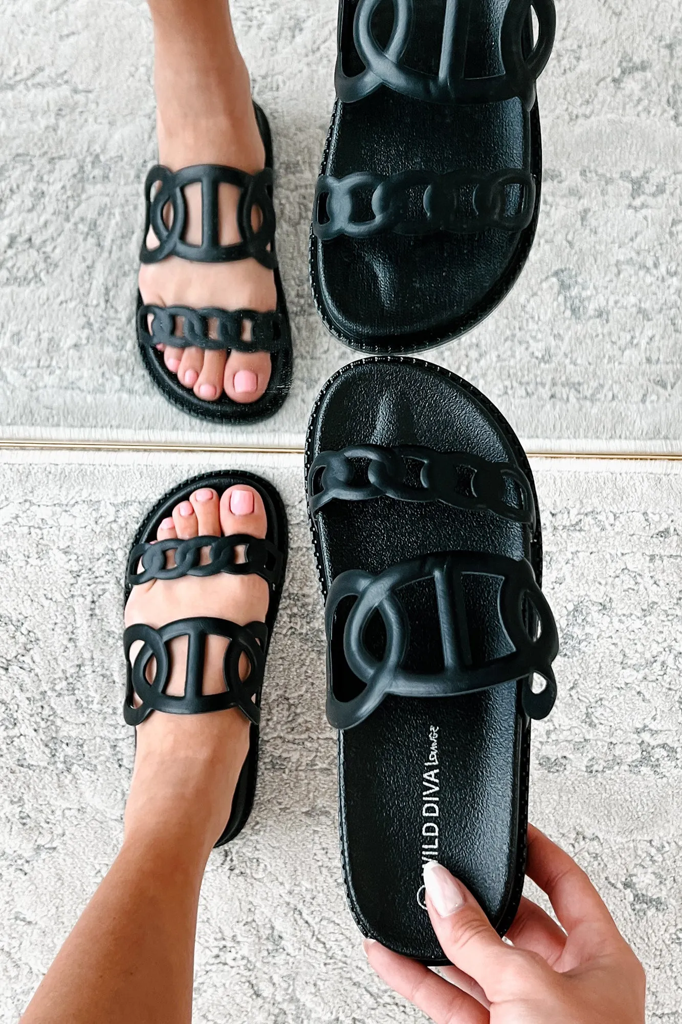 I've Been Everywhere Chain Motif Sandals (Black)