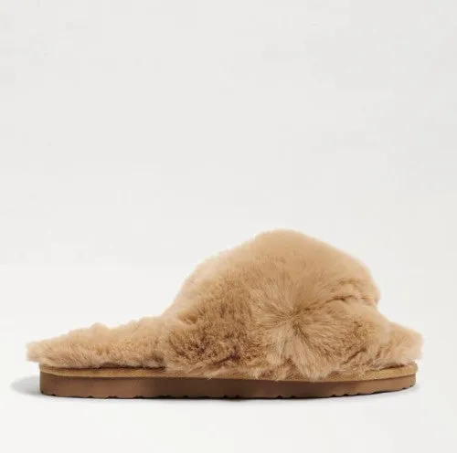 Jeane Slipper in Camel Plush