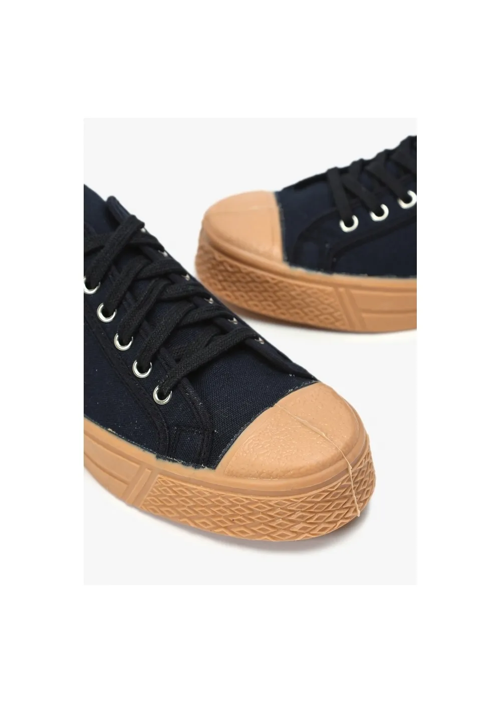 Men’s Military Gum Sole Black Low-Top Trainers