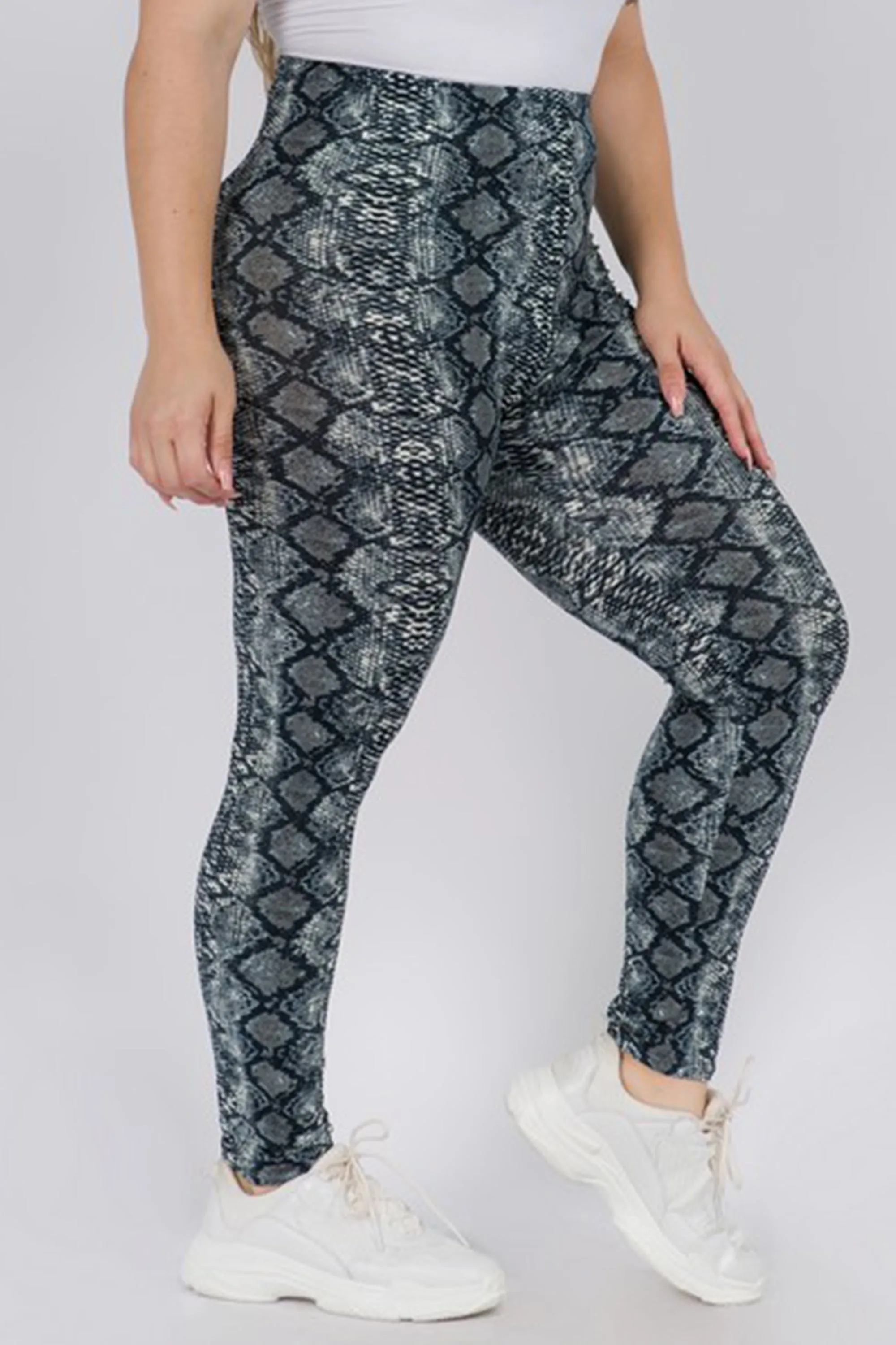 Plus Size Snakeskin Print Leggings