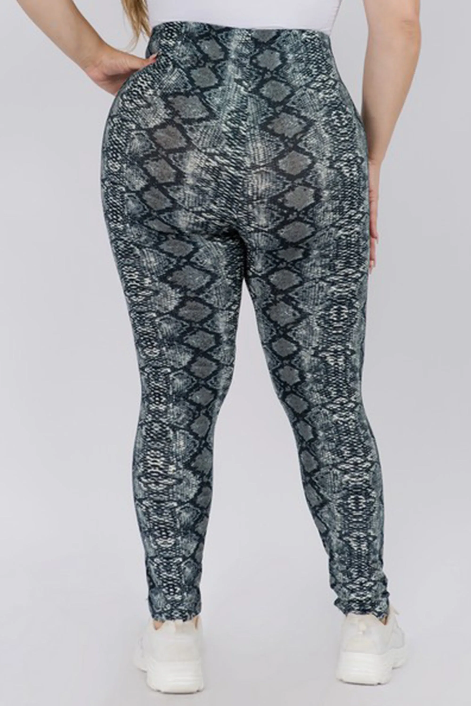 Plus Size Snakeskin Print Leggings