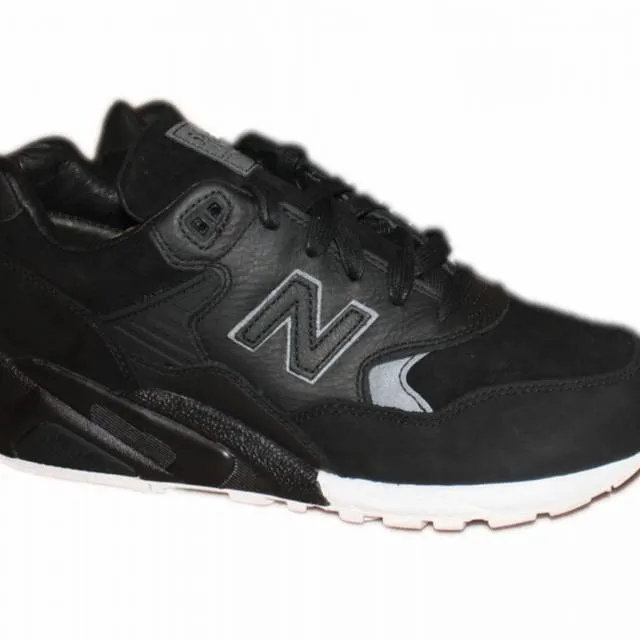 Wings + Horns x New Balance Black/White MT580WH